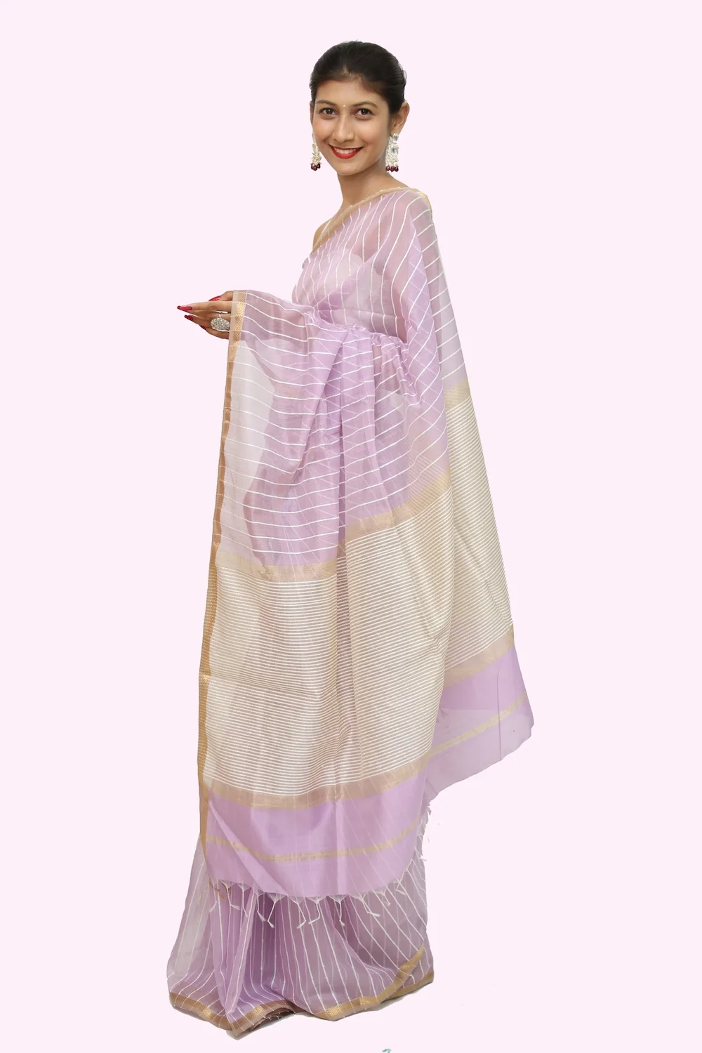 Elegant Linen Striated handloom Saree with Tassels