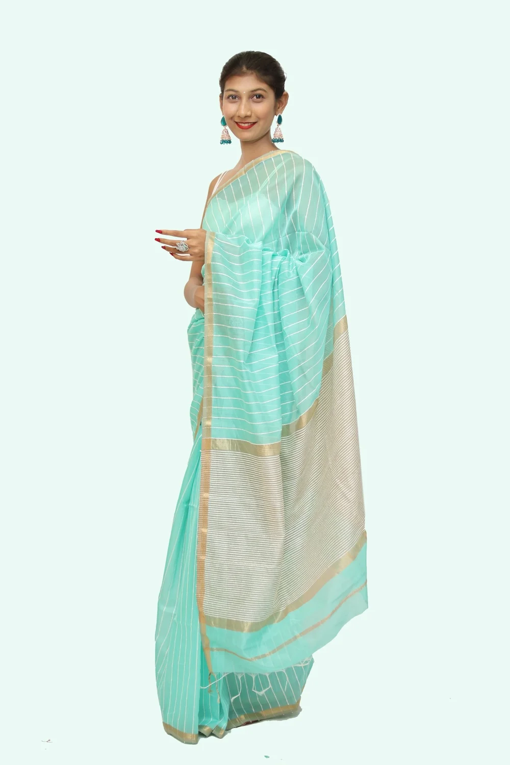 Elegant Linen Striated handloom Saree with Tassels