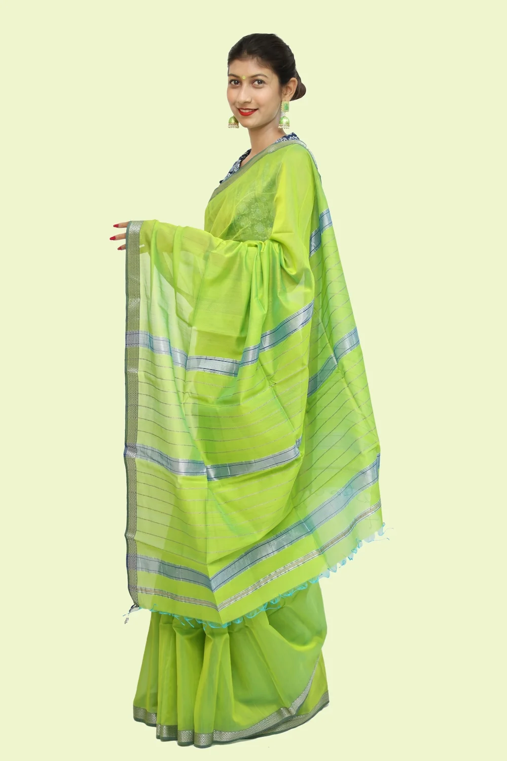 Magnetic Rewa Waves handloom Saree with Tassels